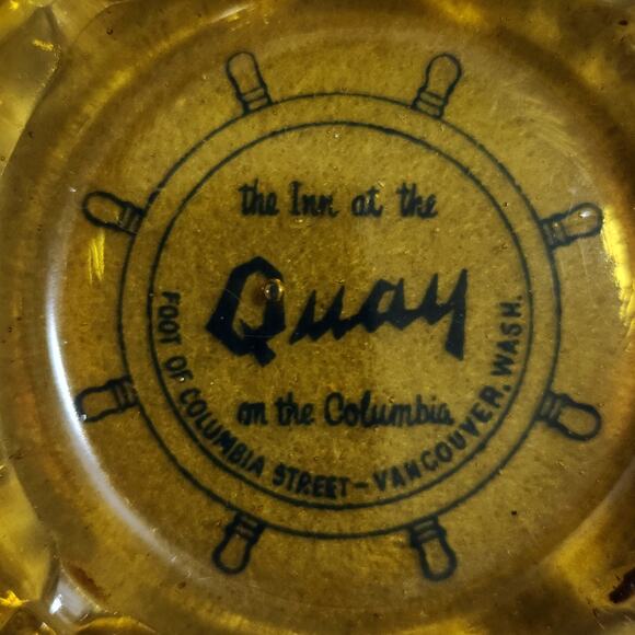 The Inn At The QUAY On The Columbian Vancouver Washington Amber 4 Notch Ashtray - Picture 4 of 6